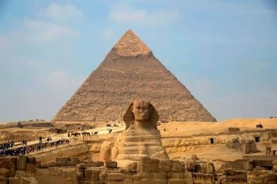 مصر تتوقع نمواً في القطاع السياحي مدفوعاً بزيادة أعداد الزائرين الأجانب مصر تتوقع نمواً في القطاع السياحي مدفوعاً بزيادة أعداد الزائرين الأجانب