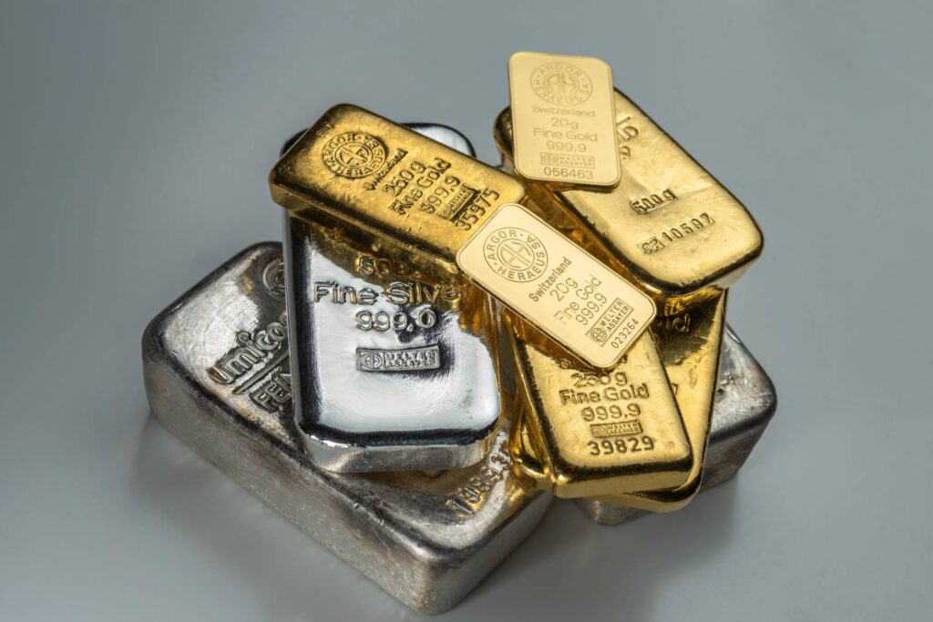 ارتفاع قياسي للذهب لـ4609.69.. والمعادن النفيسة تواصل الصعود