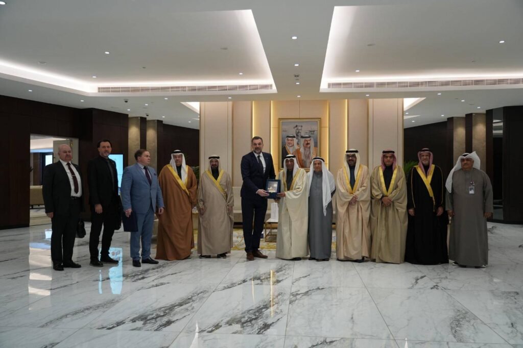 رئيس “الغرفة”: البحرين بوابة خليجية مثالية للاستثمارات والمشاريع طويلة الأمد رئيس “الغرفة”: البحرين بوابة خليجية مثالية للاستثمارات والمشاريع طويلة الأمد