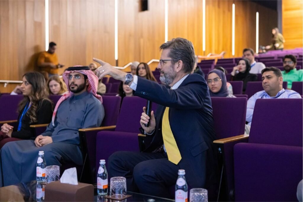 الجامعة الأمريكية بالبحرين تطلق برنامج الدكتوراه في إدارة الأعمال الجامعة الأمريكية بالبحرين تطلق برنامج الدكتوراه في إدارة الأعمال