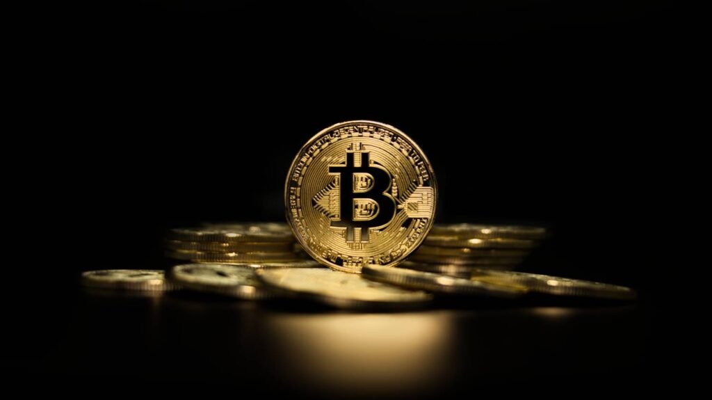 «البتكوين» تتراجع وتحاول التماسك فوق مستوى 65 ألف دولار «البتكوين» تتراجع وتحاول التماسك فوق مستوى 65 ألف دولار
